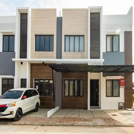 Oyo 3824 Columbus Residence J1 Telukjambe Esterno foto