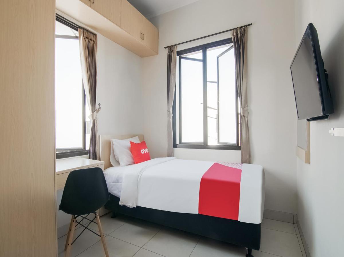 Oyo 3824 Columbus Residence J1 Telukjambe Esterno foto