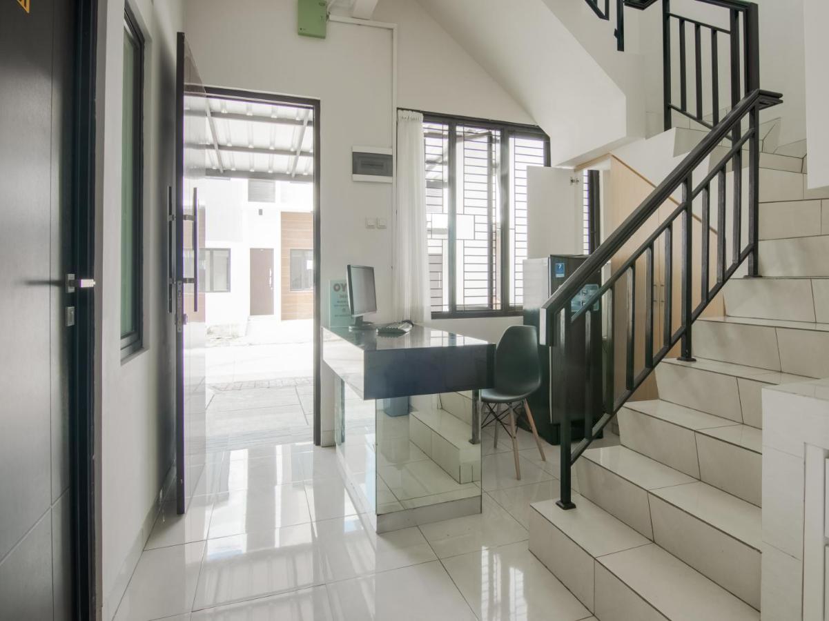 Oyo 3824 Columbus Residence J1 Telukjambe Esterno foto