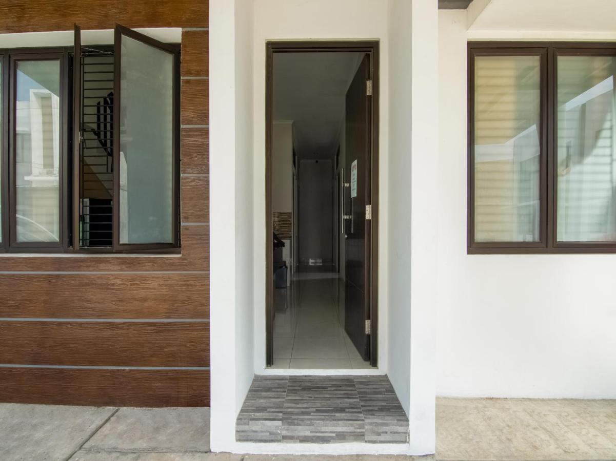 Oyo 3824 Columbus Residence J1 Telukjambe Esterno foto